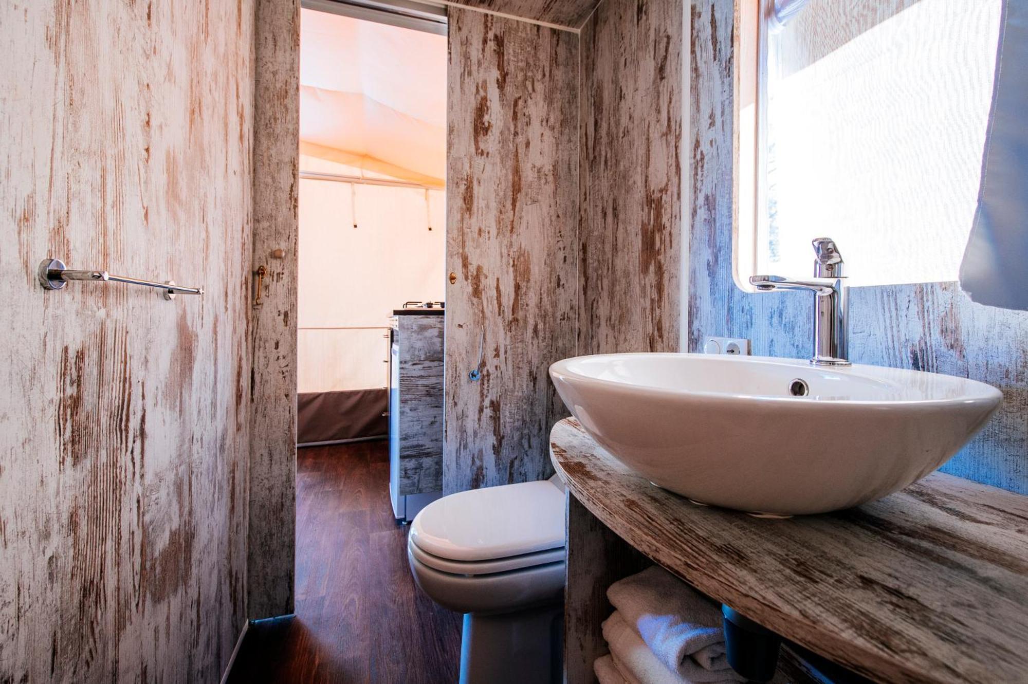 Zaton Holiday Resort Glamping Tents Nin Zimmer foto